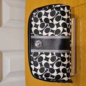 COACH 👛 Black & White Cosmetic Makeup Case EUC